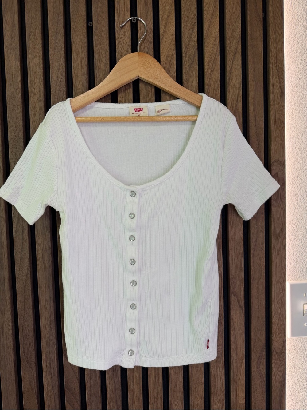 Levi's White Ribbed Button-Front Scoop Neck Tee